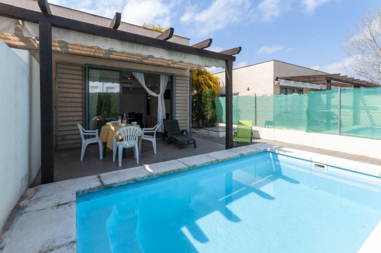 Premium 17 Villa Les Deveses Exteriör bild